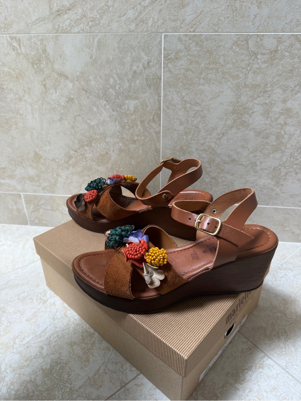 NEW Mariella brown leather sandals with colorful floral embellishments #floral
